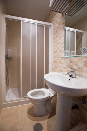 Imagen general del Hostal Gaudi Cuenca. Foto 4