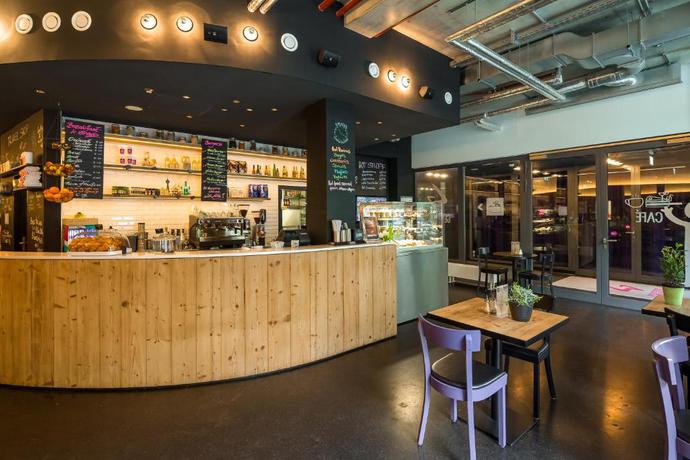 Imagen del bar/restaurante del Hostal Generator Berlin Mitte. Foto 5