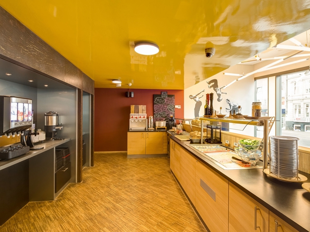 Imagen del bar/restaurante del Hostal Generator Hamburg - Hostel. Foto 5