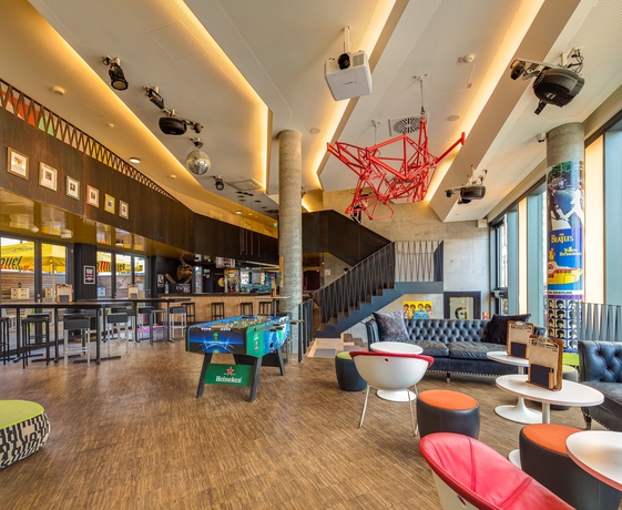 Imagen del bar/restaurante del Hostal Generator Hamburg - Hostel. Foto 11