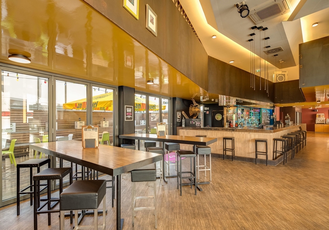 Imagen del bar/restaurante del Hostal Generator Hamburg - Hostel. Foto 12