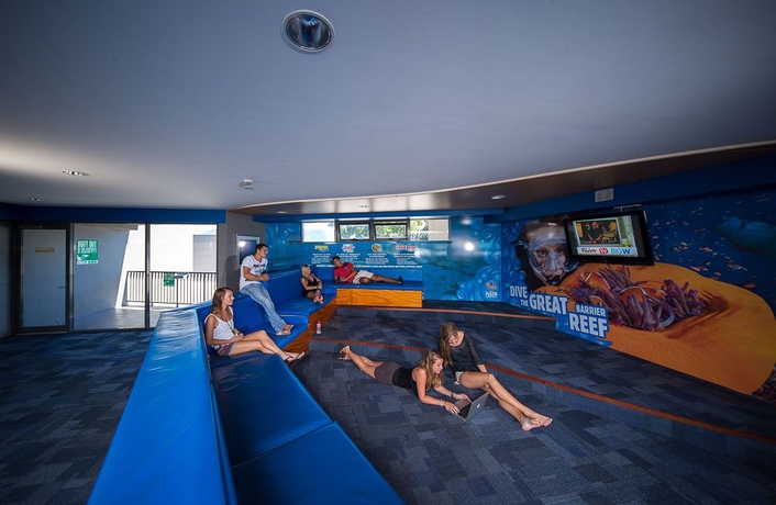 Imagen de los interiores del Hostal Gilligan's Backpackers Hotel and Resort. Foto 10