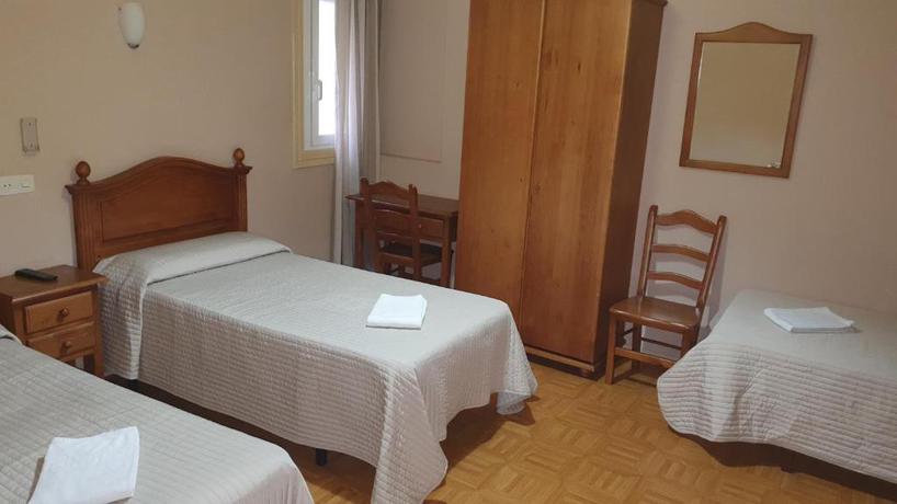 Imagen de la habitación del Hostal Ginebra, Malasa&ntilde;a. Foto 5