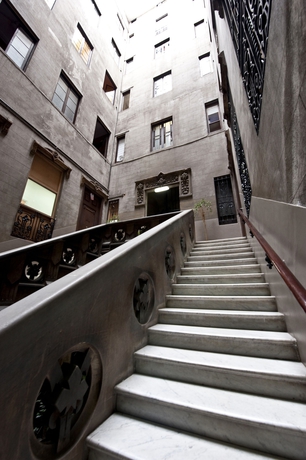 Imagen de los exteriores del Hostal Girona. Foto 15