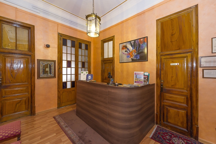 Imagen de los interiores del Hostal Girona. Foto 16