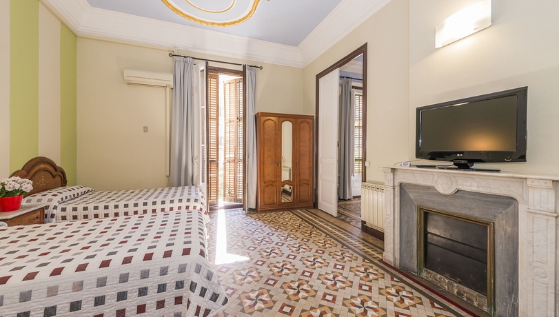 Imagen de la habitación del Hostal Girona. Foto 7