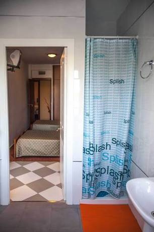 Imagen general del Hostal Gloria, Meng&iacute;bar. Foto 3