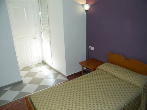 Imagen general del Hostal Gloria, Meng&iacute;bar. Foto 9