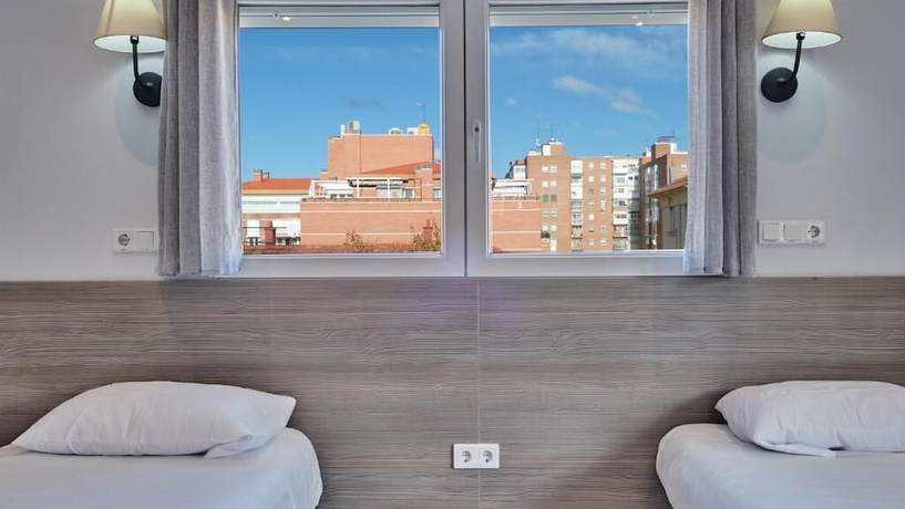 Imagen de la habitación del Hostal Golden Alcal&aacute;, Ciudad Lineal. Foto 10