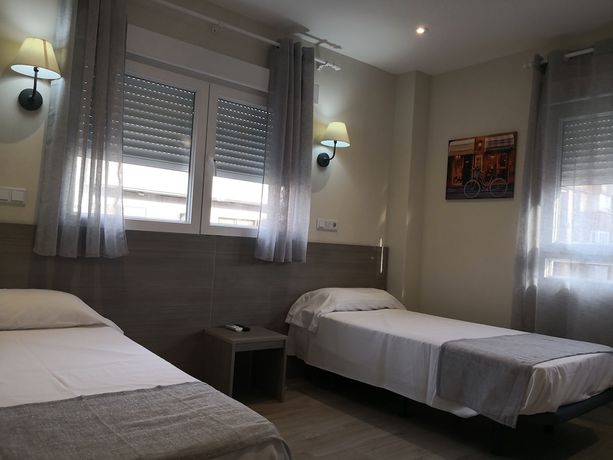 Imagen de la habitación del Hostal Golden Alcal&aacute;, Ciudad Lineal. Foto 15