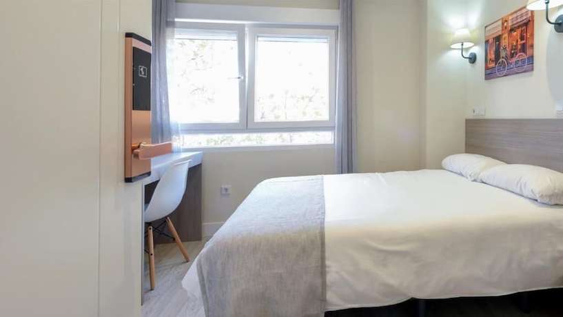 Imagen de la habitación del Hostal Golden Alcal&aacute;, Ciudad Lineal. Foto 17