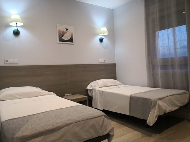 Imagen de la habitación del Hostal Golden Alcalá, Madrid. Foto 8