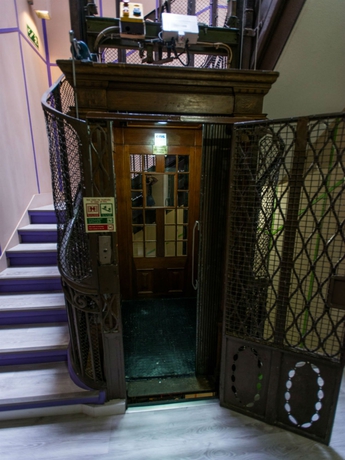 Imagen de los interiores del Hostal Golden Tram 242 Lisbonne Hostel. Foto 15