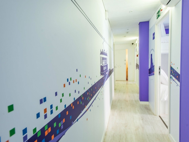 Imagen de los interiores del Hostal Golden Tram 242 Lisbonne Hostel. Foto 16