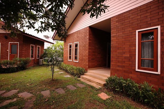 Imagen de los exteriores del Hostal Gongkaew Huenkum Hotel. Foto 8