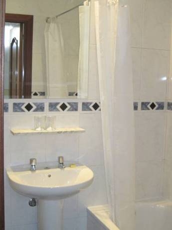 Imagen de la habitación del Hostal Gonzalo. Foto 4