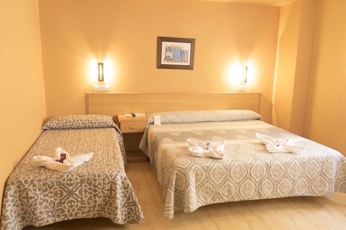 Imagen de la habitación del Hostal Goyesco Plaza. Foto 13