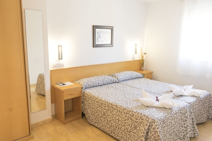 Imagen de la habitación del Hostal Goyesco Plaza. Foto 15