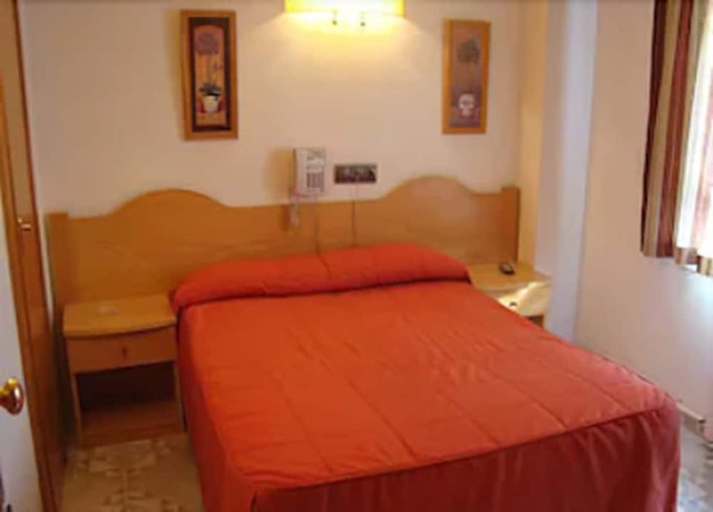 Imagen de la habitación del Hostal Goyma II. Foto 20