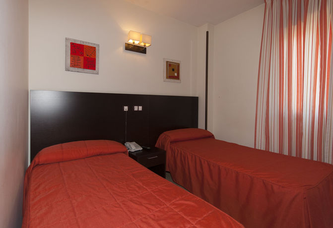 Imagen de los interiores del Hostal Goyma III. Foto 13