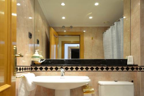 Imagen de la habitación del Hostal Goyo Garray. Foto 13