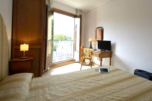 Imagen de la habitación del Hostal Goyo Garray. Foto 16