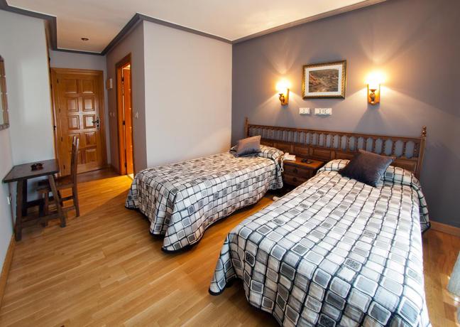 Imagen de la habitación del Hostal Gran Duque. Foto 4