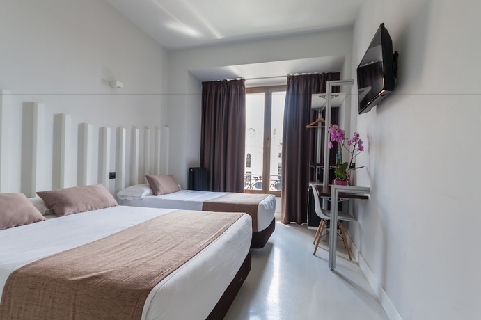 Imagen de la habitación del Hostal Gran Via 44. Foto 6