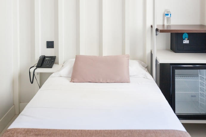 Imagen de la habitación del Hostal Gran Via 44. Foto 11