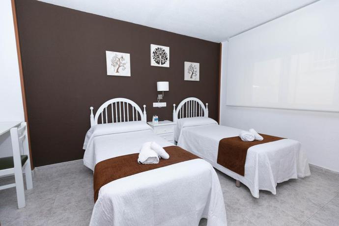 Imagen de la habitación del Hostal Gran Via, Pinto. Foto 8