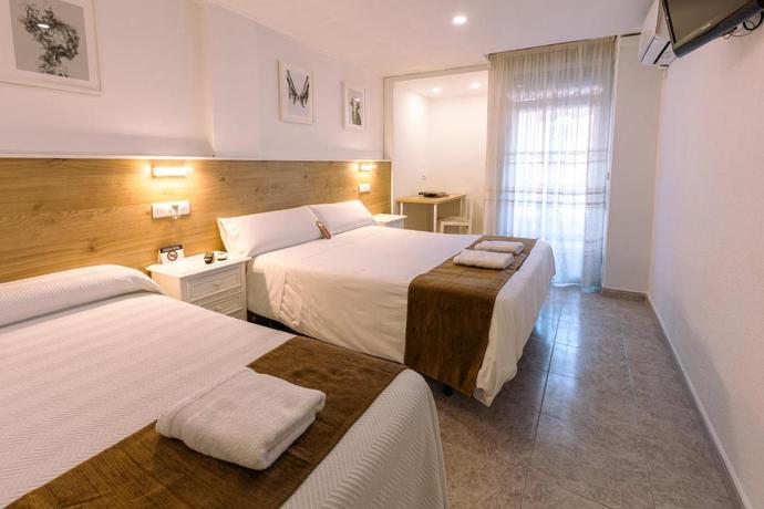 Imagen de la habitación del Hostal Gran Via, Pinto. Foto 11