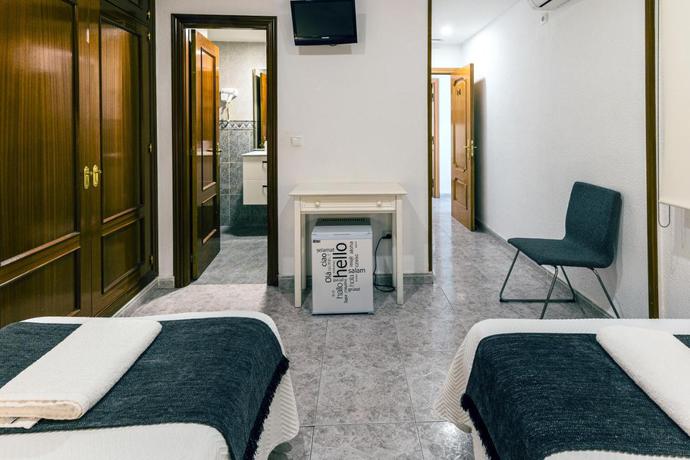 Imagen de la habitación del Hostal Gran Via, Pinto. Foto 17