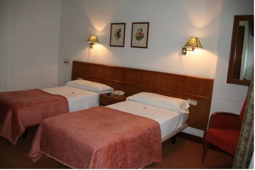 Imagen de la habitación del Hostal Gran Vía, Vigo. Foto 8