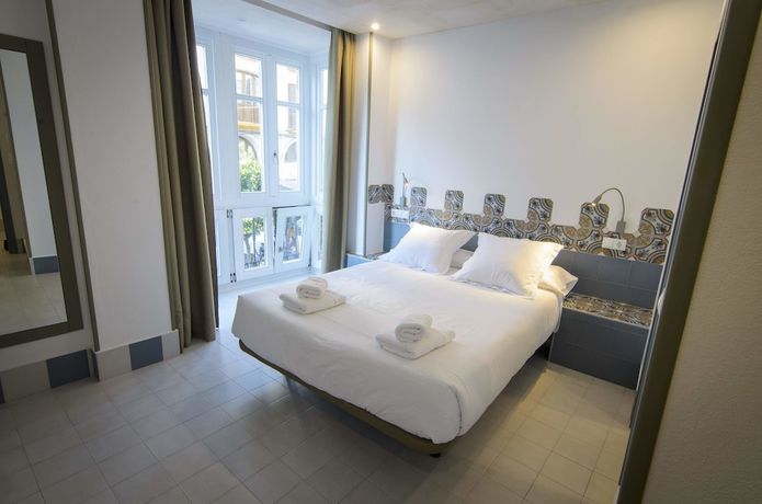 Imagen de la habitación del Hostal Gravina, Tarifa. Foto 2