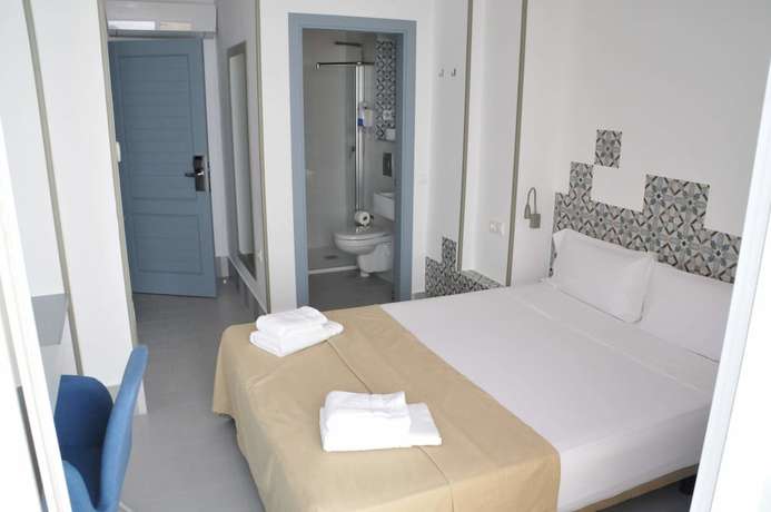 Imagen de la habitación del Hostal Gravina, Tarifa. Foto 12