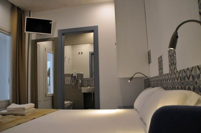 Imagen de la habitación del Hostal Gravina, Tarifa. Foto 17