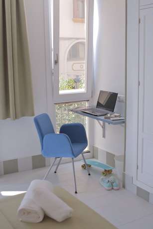 Imagen de la habitación del Hostal Gravina, Tarifa. Foto 18