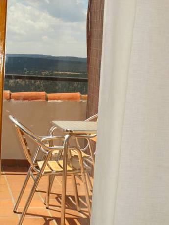 Imagen de la habitación del Hostal Gúdar. Foto 4