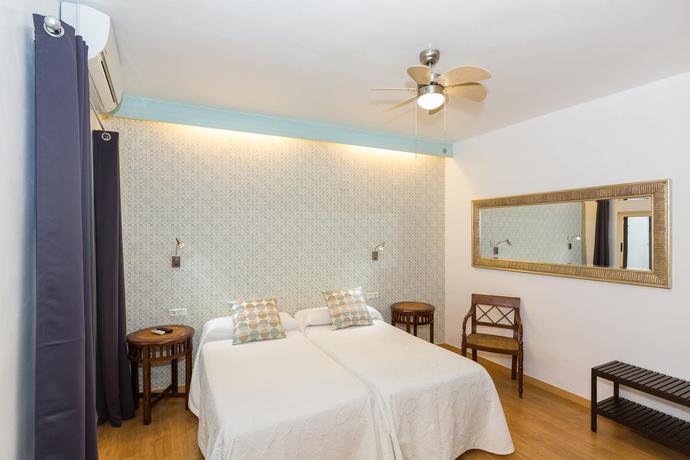 Imagen general del Hostal Guadalupe, Torremolinos. Foto 13