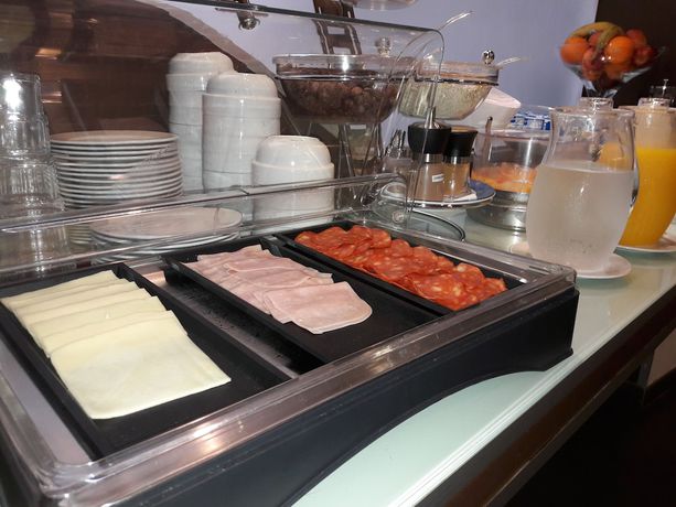 Imagen del bar/restaurante del Hostal GuestHouse Bocage. Foto 5