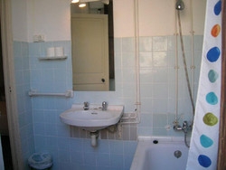 Imagen de la habitación del Hostal HOSTAL LA MIMOSA. Foto 5