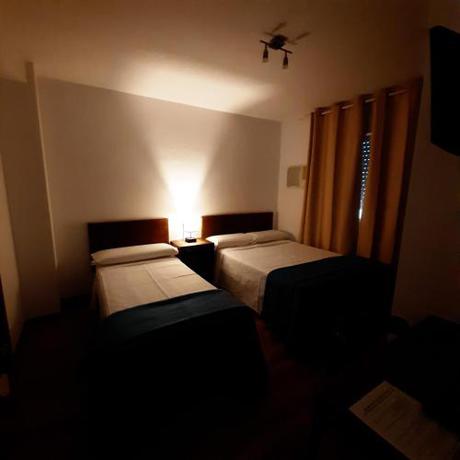 Imagen general del Hostal Habitaciones La MAR. Foto 11