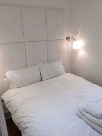 Imagen de la habitación del Hostal Hanover 71 Suites. Foto 2