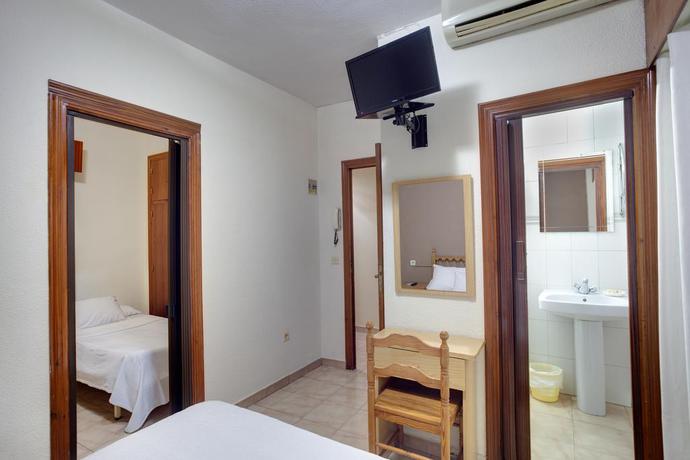 Imagen de la habitación del Hostal Hb Torrevieja. Foto 4