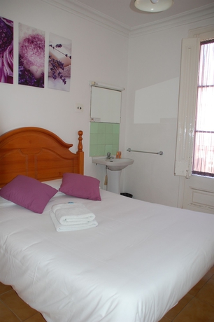 Imagen de la habitación del Hostal Hera, EL BORN. Foto 5