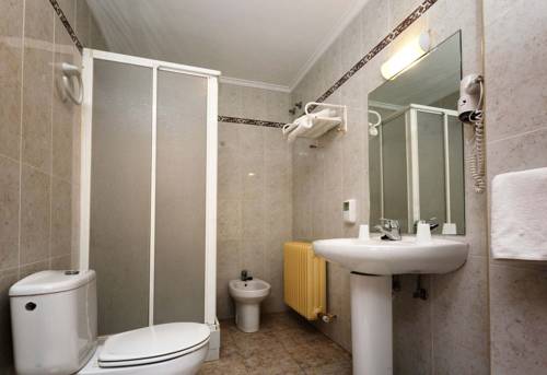 Imagen de la habitación del Hostal Hispano, Najera. Foto 4