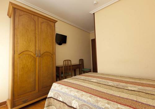 Imagen de la habitación del Hostal Hispano, Najera. Foto 5