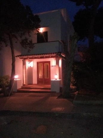 Imagen de los exteriores del Hostal Home D'or. Foto 10