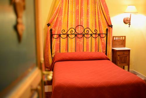 Imagen de la habitación del Hostal Horizonte, Barrio de las Letras. Foto 3
