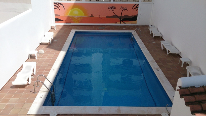 Imagen de la piscina del Hostal Horizonte, San Antonio [Centro]. Foto 8